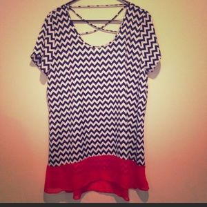 Signature Studio, XL chevron blouse cute back!